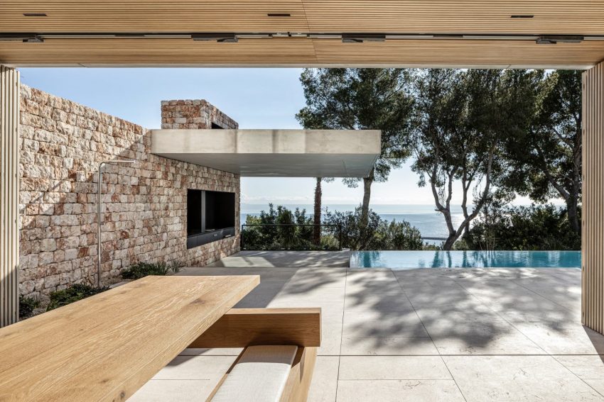 BEEF Architekti Designs a Stunning Modern Stone House in Palma de Mallorca, Spain (16)