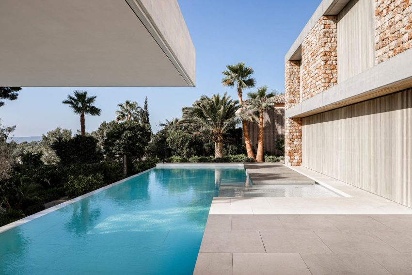 BEEF Architekti Designs a Stunning Modern Stone House in Palma de Mallorca, Spain (25)