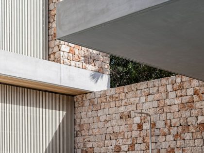 BEEF Architekti Designs a Stunning Modern Stone House in Palma de Mallorca, Spain (28)