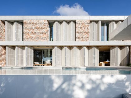 BEEF Architekti Designs a Stunning Modern Stone House in Palma de Mallorca, Spain (30)