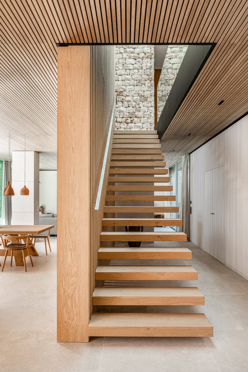BEEF Architekti Designs a Stunning Modern Stone House in Palma de Mallorca, Spain (9)