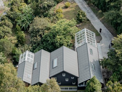 Emerge Architects & Associates Design a Contemporary Home with Elegant Wooden Surfaces in Taiwan (8)