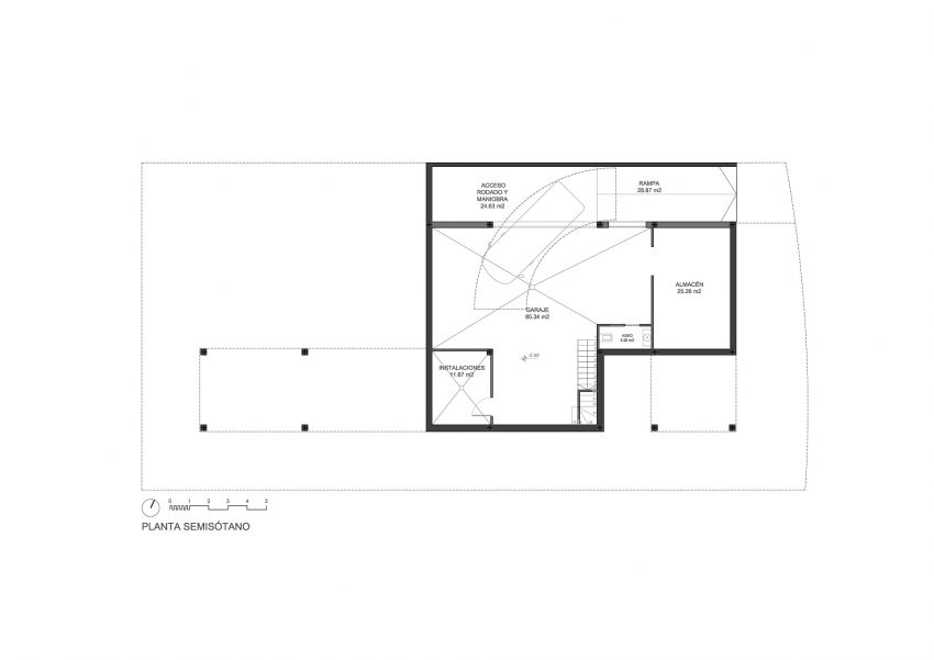 Enrique Jiménez Designs a Striking Contemporary Home in La Zubia, Spain (19)