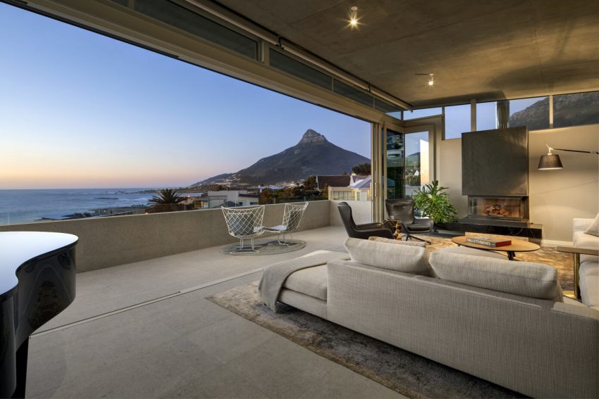 Fabian Architects & Make Studio Renovate a Contemporary Home in Cape Town, South Africa (3)