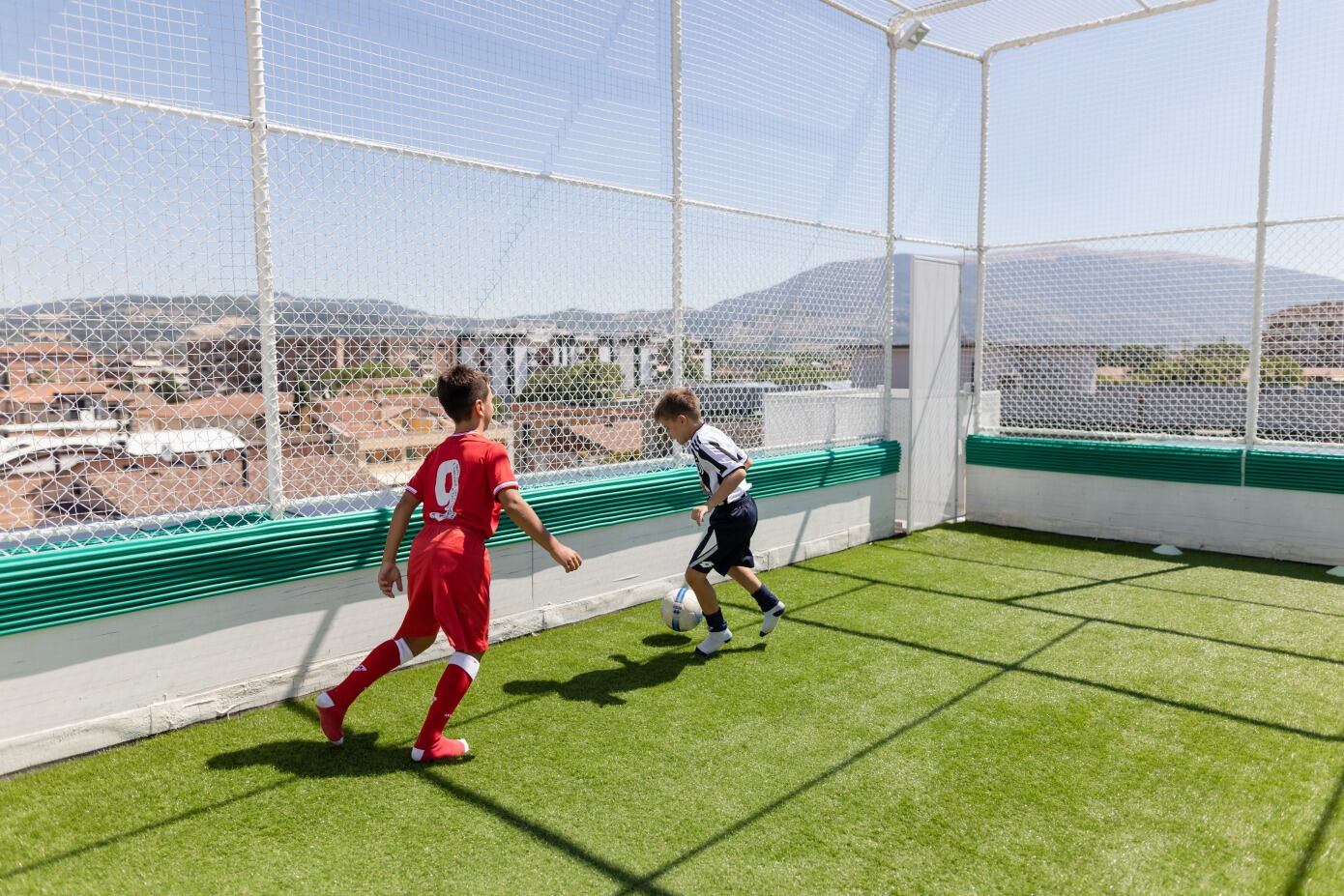 Menichetti+Caldarelli Designs a Beautiful Apartment in Bastia Umbra, Italy (12)
