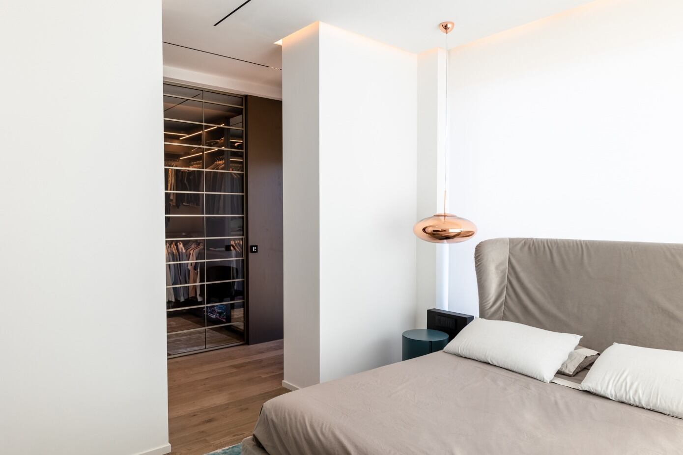 Menichetti+Caldarelli Designs a Beautiful Apartment in Bastia Umbra, Italy (8)