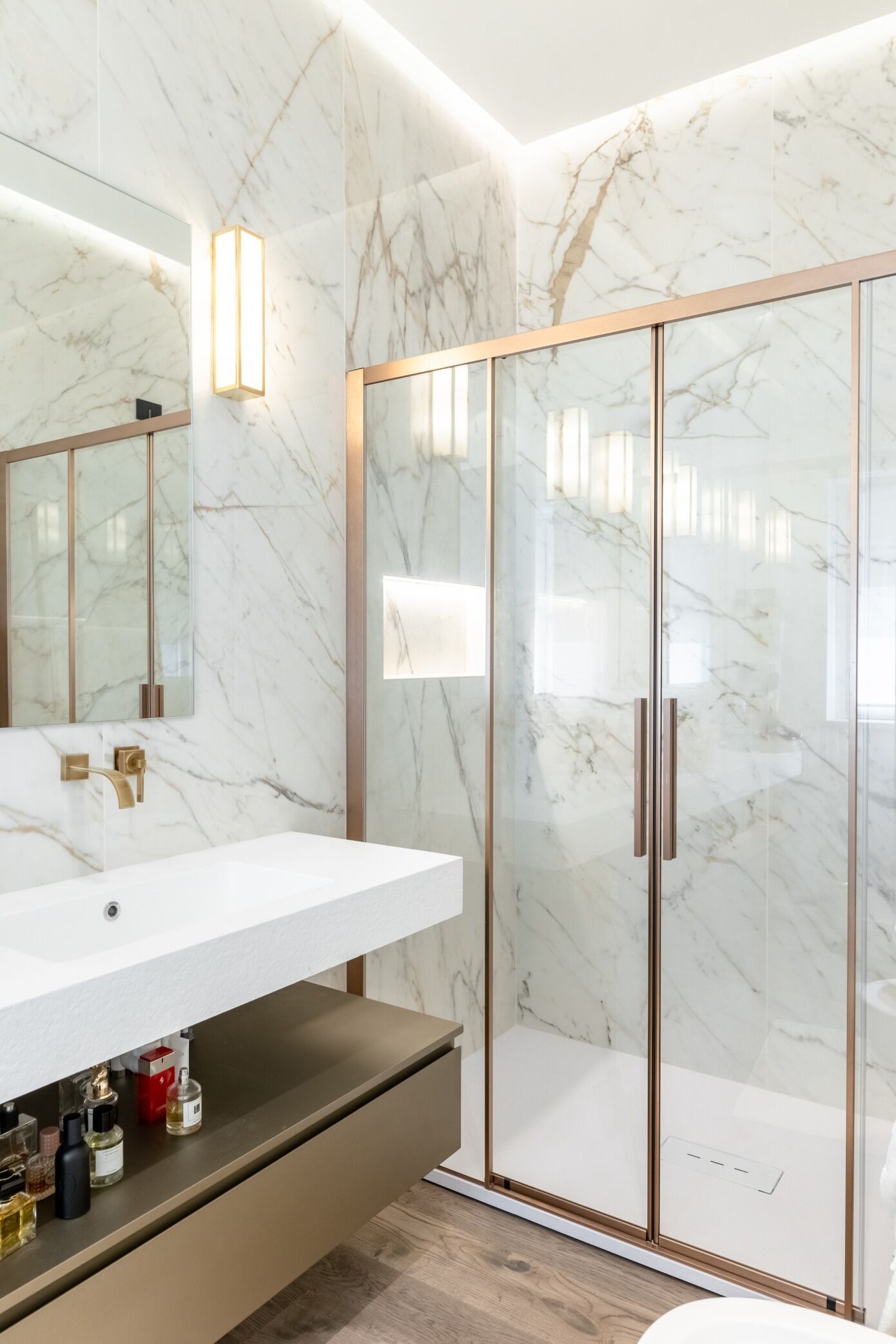 Menichetti+Caldarelli Designs a Beautiful Apartment in Bastia Umbra, Italy (9)