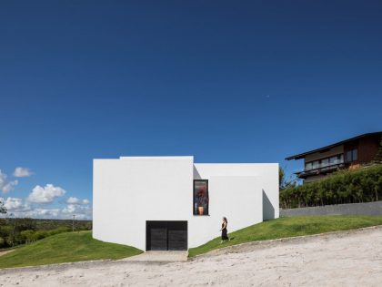 NEBR Arquitetura Designs a Stylish Contemporary House Set Amidst the Scenic Rocky Lands of Gravatá, Brazil (15)