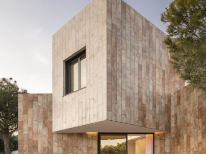 OOIIO Architecture Designs a Striking and Unusual Contemporary Home in Madrid, Spain (15)