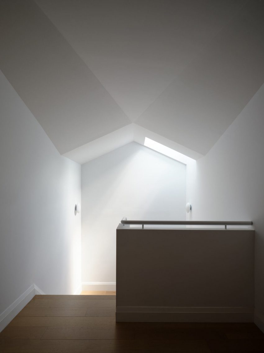 Odami Designs a Contemporary Home with Stunning Facade in Toronto, Canada (9)