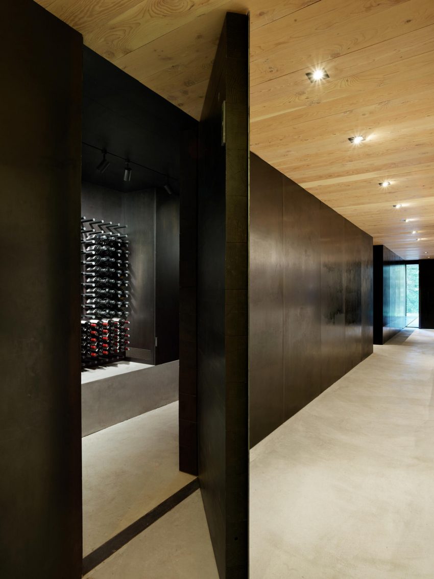 Olson Kundig Designs an Amazing Contemporary Mountain Home in Jackson Hole, Wyoming (23)