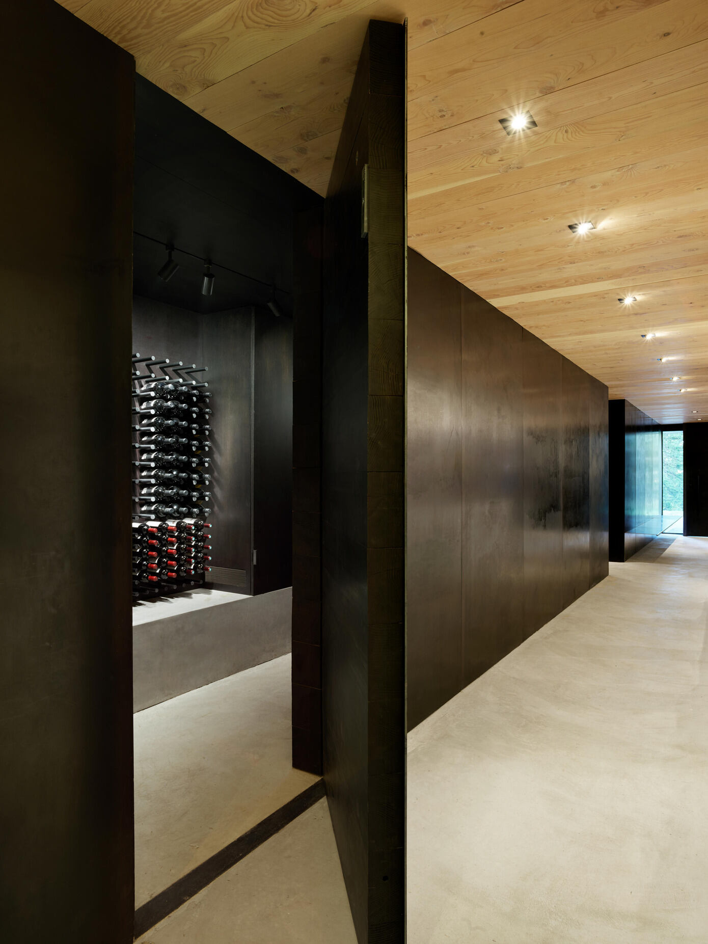 Olson Kundig Designs an Amazing Contemporary Mountain Home in Jackson Hole, Wyoming (23)