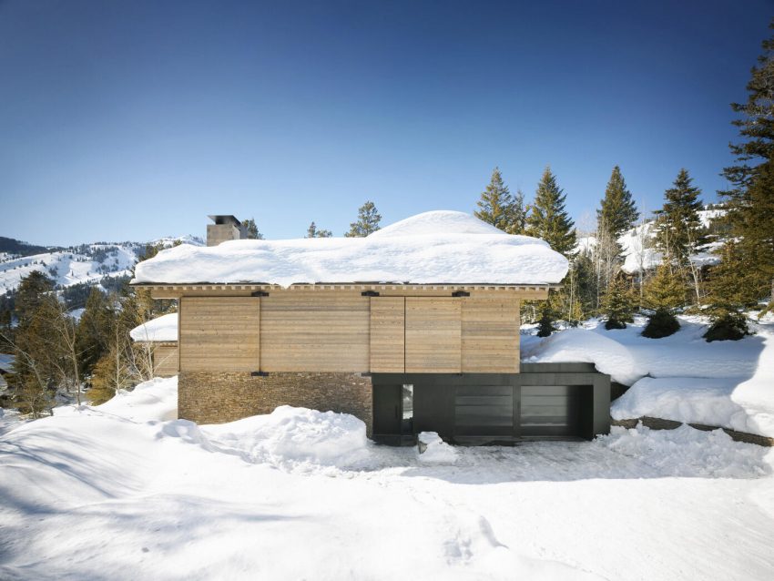 Olson Kundig Designs an Amazing Contemporary Mountain Home in Jackson Hole, Wyoming (35)