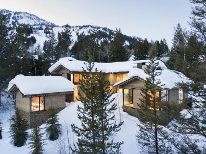 Olson Kundig Designs an Amazing Contemporary Mountain Home in Jackson Hole, Wyoming (38)