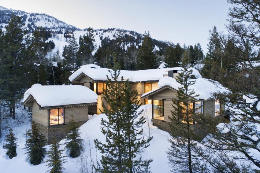 Olson Kundig Designs an Amazing Contemporary Mountain Home in Jackson Hole, Wyoming (38)