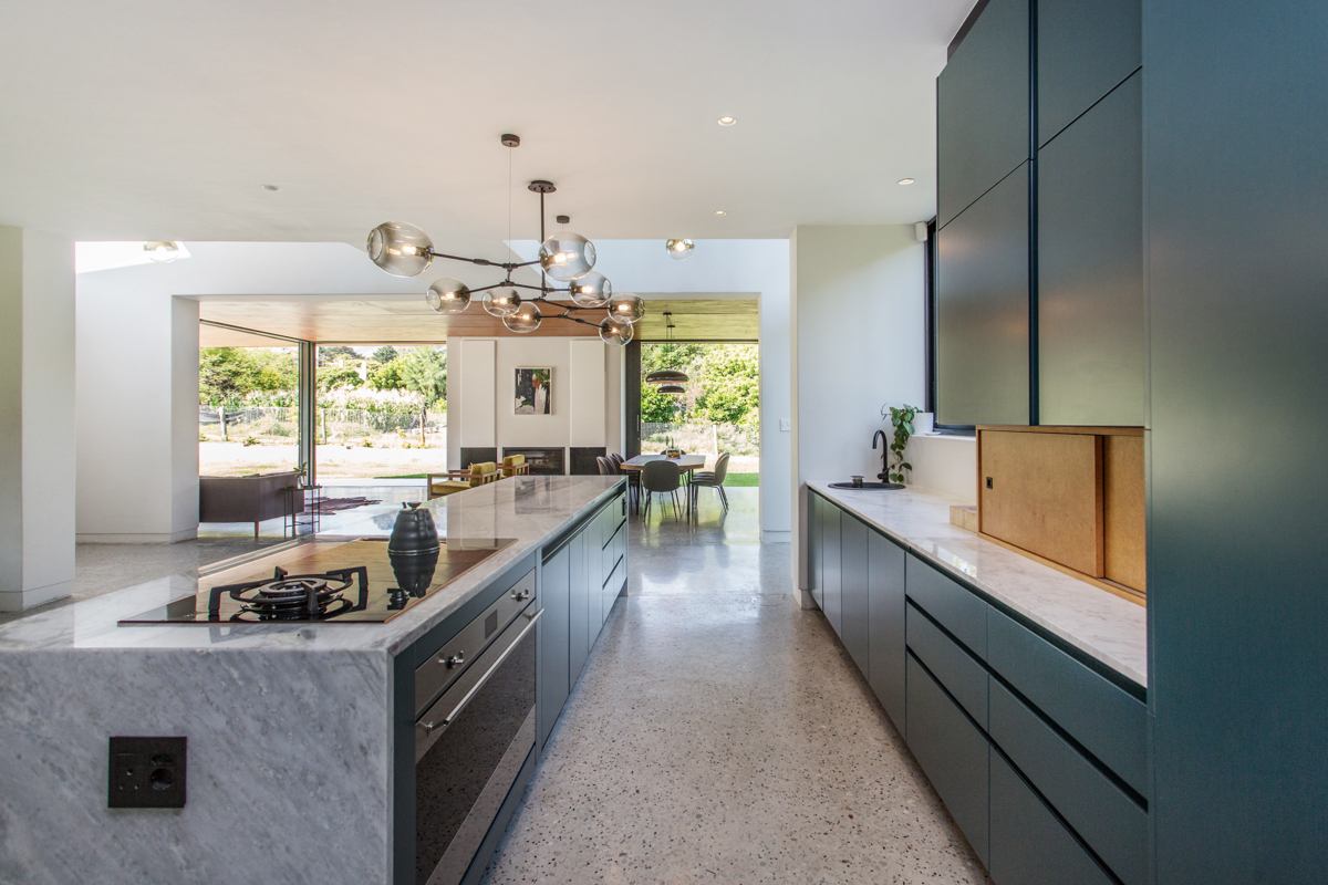 Salt Architects Design a Spacious Contemporary Home in Cape Town, South Africa (10)