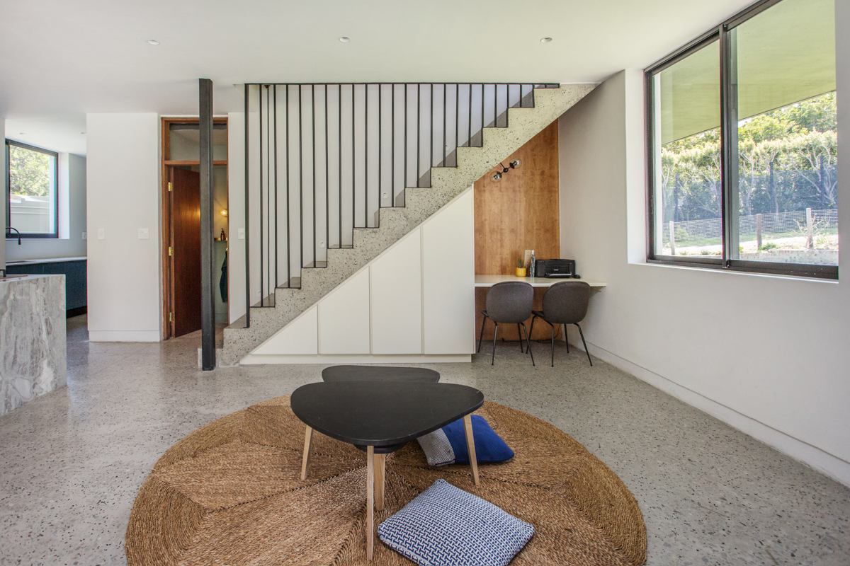 Salt Architects Design a Spacious Contemporary Home in Cape Town, South Africa (13)