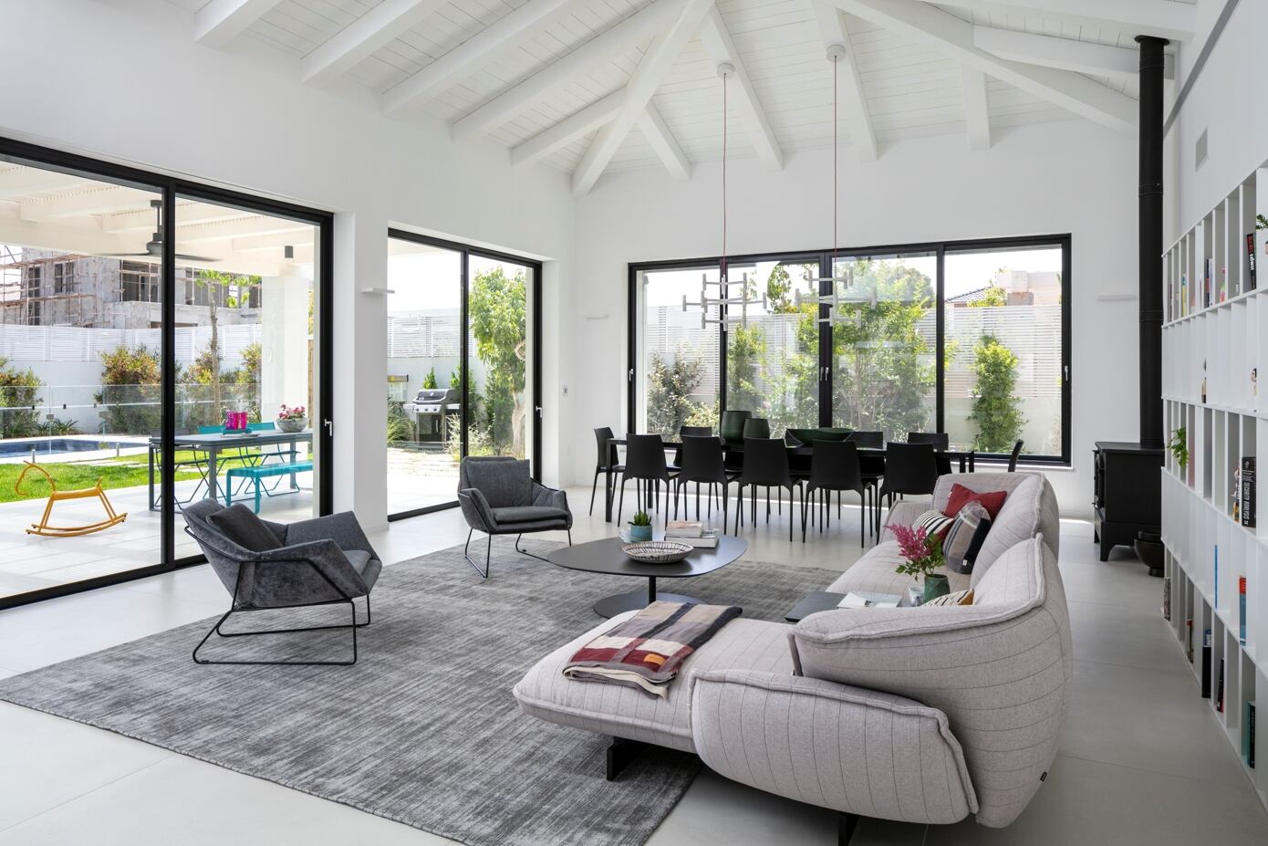 Studio Dulu Designs a Warm and Inviting Contemporary Home in Central Israel (2)