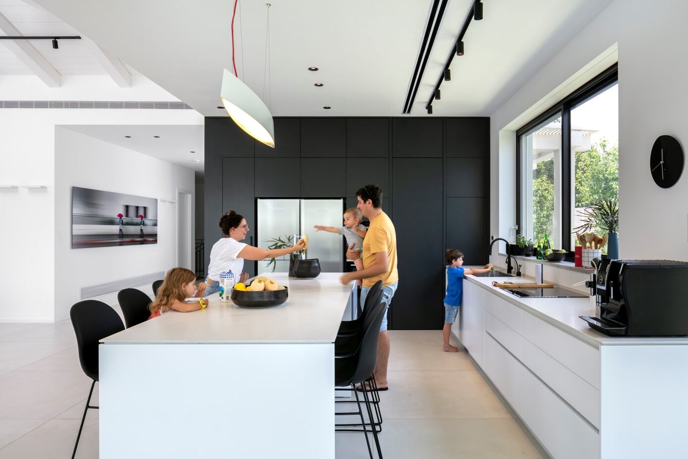 Studio Dulu Designs a Warm and Inviting Contemporary Home in Central Israel (5)