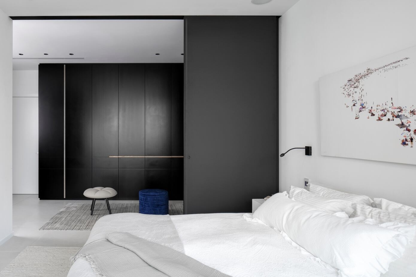 Studio Dulu Designs a Warm and Inviting Contemporary Home in Central Israel (8)