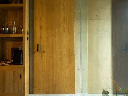 Tomoaki Uno Architects Design a Unique Concrete and Stone House in Nagoya, Japan (13)