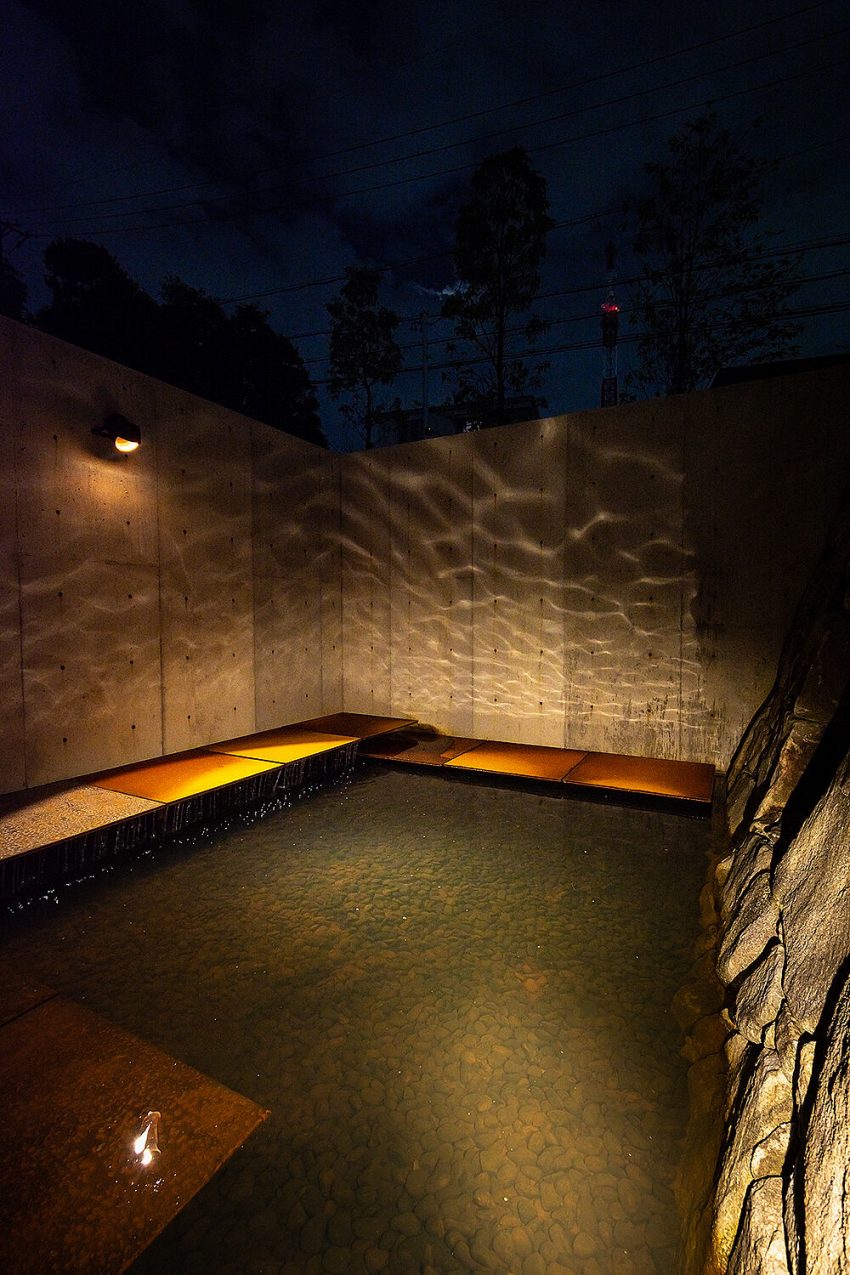 Tomoaki Uno Architects Design a Unique Concrete and Stone House in Nagoya, Japan (20)