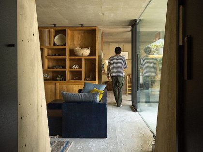 Tomoaki Uno Architects Design a Unique Concrete and Stone House in Nagoya, Japan (4)