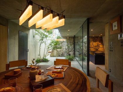 Tomoaki Uno Architects Design a Unique Concrete and Stone House in Nagoya, Japan (5)