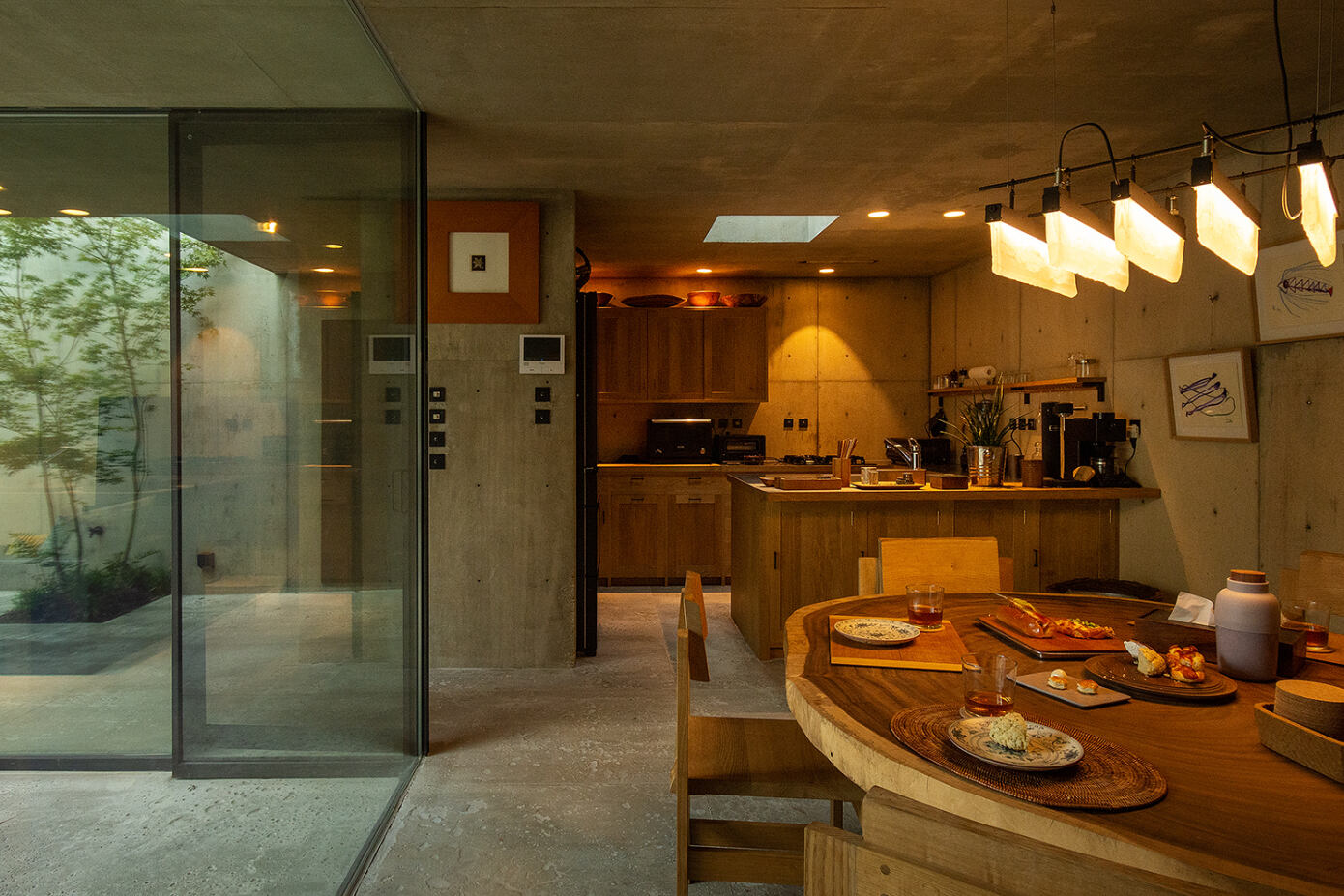 Tomoaki Uno Architects Design a Unique Concrete and Stone House in Nagoya, Japan (6)