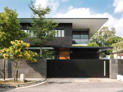 A Beautiful Contemporary Home with U-Shaped Staircase in Singapore