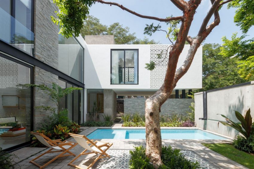 A Splendid Modern House with Bright Interior and White Walls in Colima, Mexico by Di Frenna Arquitectos (2)