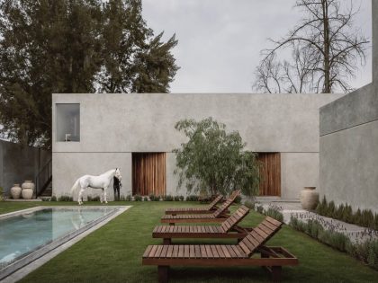 A Concrete House with an Elegant Interior and Central Garden in Guadalajara, Mexico by Araujo Galvan Arquitectos (1)