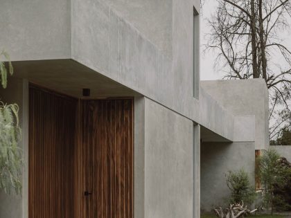 A Concrete House with an Elegant Interior and Central Garden in Guadalajara, Mexico by Araujo Galvan Arquitectos (13)