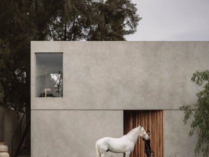 A Concrete House with an Elegant Interior and Central Garden in Guadalajara, Mexico by Araujo Galvan Arquitectos (4)