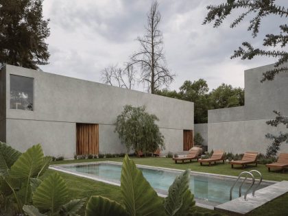 A Concrete House with an Elegant Interior and Central Garden in Guadalajara, Mexico by Araujo Galvan Arquitectos (6)