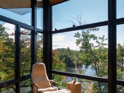 A Dramatic Cantilevered Cliff-Face Home with a Cozy Atmosphere in Wakefield, Canada by Kariouk Architects (6)