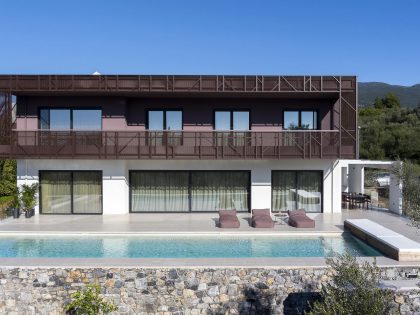 A Mesmerizing Modern House Amid Lush Greenery in Kalamata, Greece by Gonzalez – Malama Architects (1)