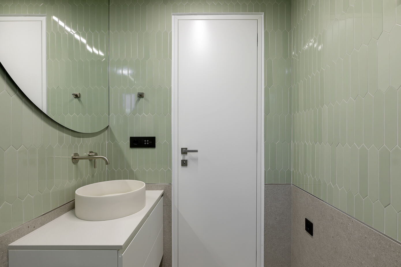 A Mesmerizing Modern House Amid Lush Greenery in Kalamata, Greece by Gonzalez – Malama Architects (24)