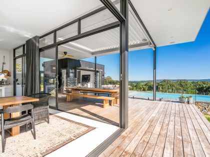 A Mid-Century Modern Home with Stylish Exterior and Interior in Byron Bay, Australia by Design & Beyond Architects (11)