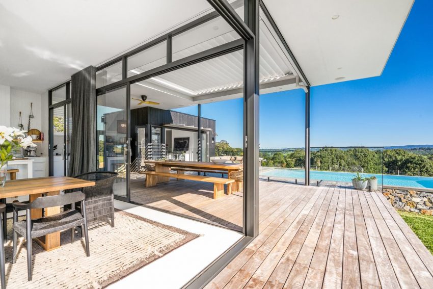 A Mid-Century Modern Home with Stylish Exterior and Interior in Byron Bay, Australia by Design & Beyond Architects (11)