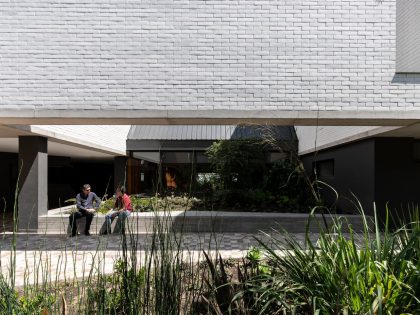 A Modern Home Balances Brick, Concrete, Wood and Metal Elements in Quito, Ecuador by Diez + Muller Arquitectos (14)