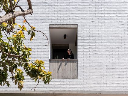 A Modern Home Balances Brick, Concrete, Wood and Metal Elements in Quito, Ecuador by Diez + Muller Arquitectos (19)