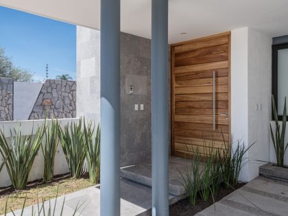 A Modern Home Features Stone, Wood, Glass and Steel in Aguascalientes, Mexico by Luis Magdaleno Veloz (29)