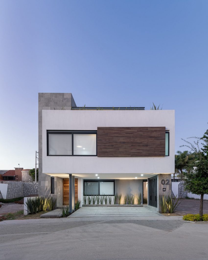 A Modern Home Features Stone, Wood, Glass and Steel in Aguascalientes, Mexico by Luis Magdaleno Veloz (32)