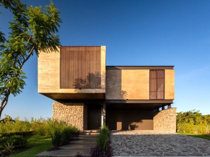 A Modern House of Concrete, Stone, Steel Beams, Glass and Wood in Colima, Mexico by Di Frenna Arquitectos (1)