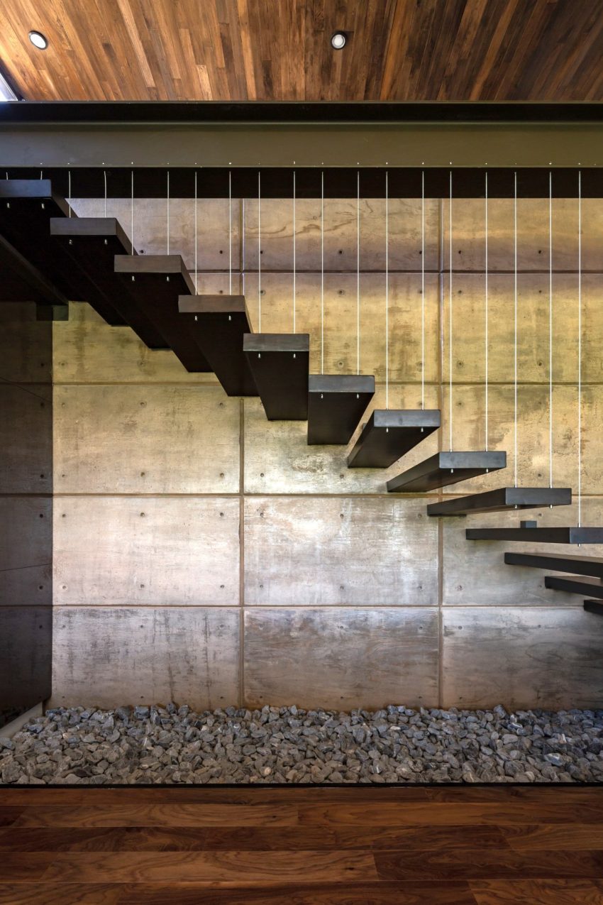 A Modern House of Concrete, Stone, Steel Beams, Glass and Wood in Colima, Mexico by Di Frenna Arquitectos (10)