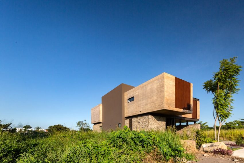 A Modern House of Concrete, Stone, Steel Beams, Glass and Wood in Colima, Mexico by Di Frenna Arquitectos (2)