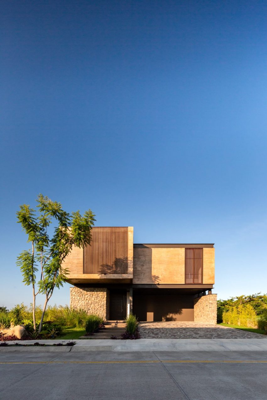 A Modern House of Concrete, Stone, Steel Beams, Glass and Wood in Colima, Mexico by Di Frenna Arquitectos (20)