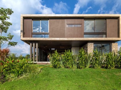 A Modern House of Concrete, Stone, Steel Beams, Glass and Wood in Colima, Mexico by Di Frenna Arquitectos (3)