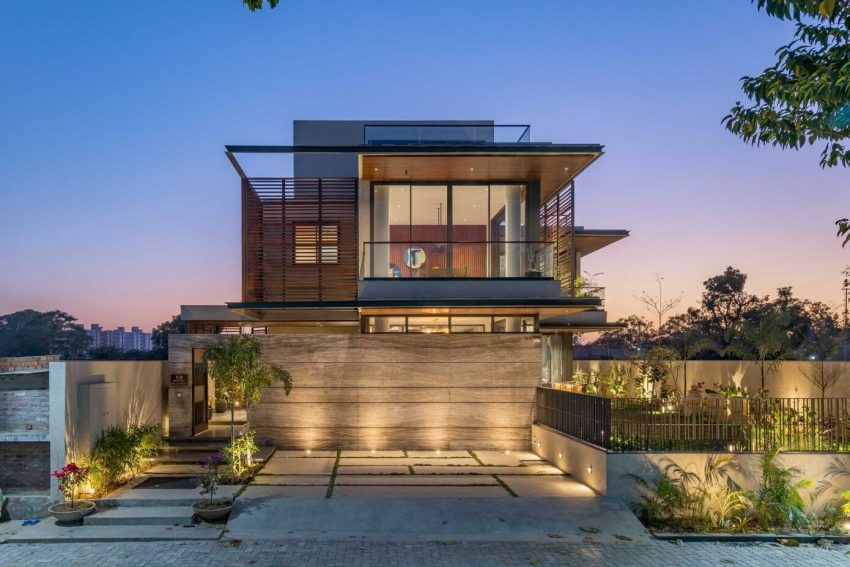 A Modern Three-Story Concrete House with a Stunning Staircase in Ahmedabad, India by Inclined Studio (23)